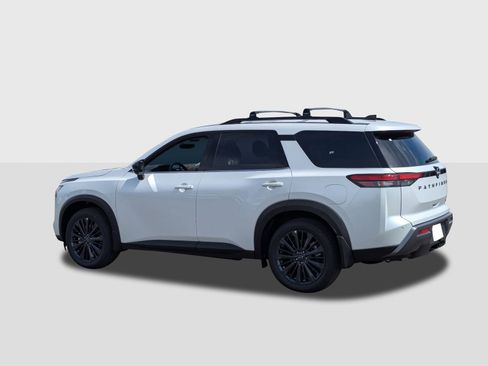 New 2026 Nissan Pathfinder SL FWD image 3