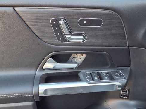 New 2026 Mercedes-Benz GLB 250 image 13