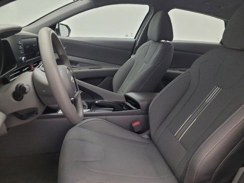 Used 2022 Hyundai Elantra SEL image 17