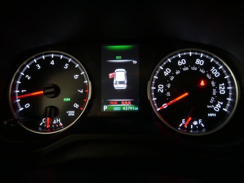 Certified 2022 Toyota RAV4 XLE w/ Convenience Package image 21