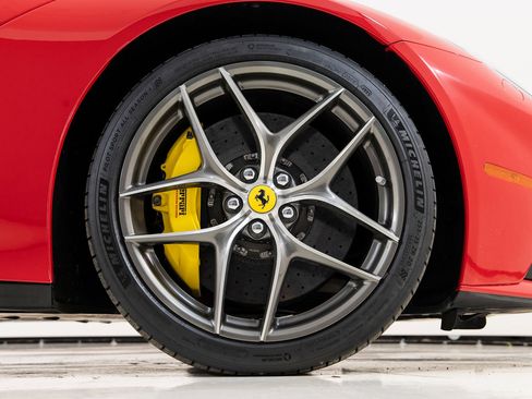 Certified 2015 Ferrari F12 Berlinetta RWD image 21