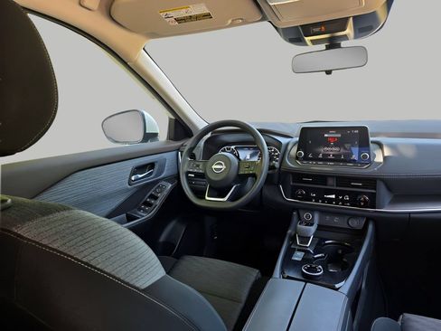 Used 2023 Nissan Rogue SV AWD/4WD image 9
