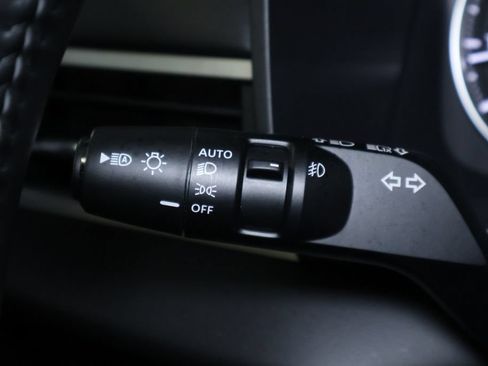 Used 2025 Mitsubishi Outlander SE AWD/4WD image 23