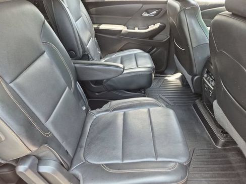 Used 2018 Chevrolet Traverse Premier w/ Driver Confidence II Package FWD image 26