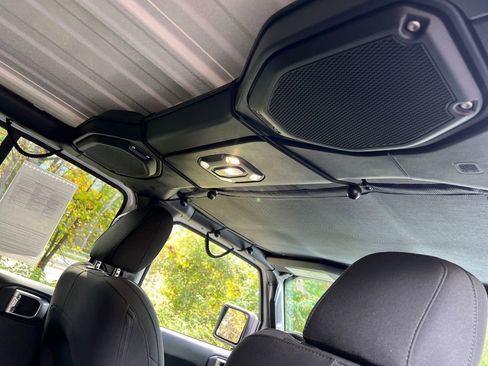 Used 2020 Jeep Wrangler Unlimited Sport image 31