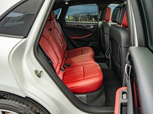 New 2026 Porsche Macan AWD/4WD image 39