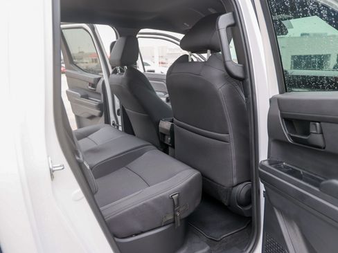 Certified 2025 Toyota Tacoma SR5 AWD/4WD image 40