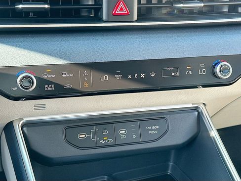 New 2026 Kia Carnival EX FWD image 16