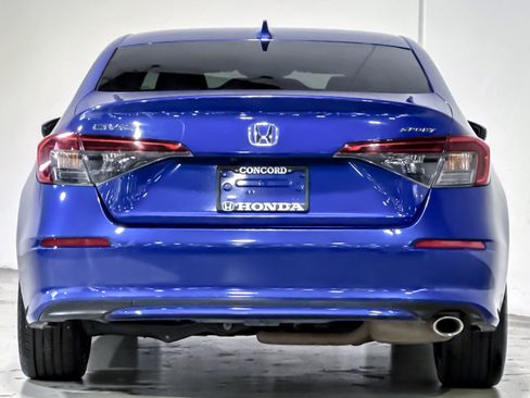 Used 2023 Honda Civic Sport image 9