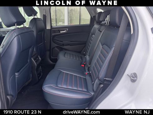 Used 2023 Ford Edge SEL w/ Sport Appearance Package image 7