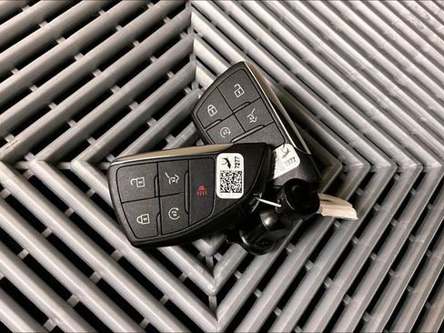 Used 2025 Buick Enclave Preferred w/ Power Package image 10