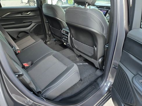 New 2025 Jeep Grand Cherokee Laredo X w/ Luxury Tech Group I image 30