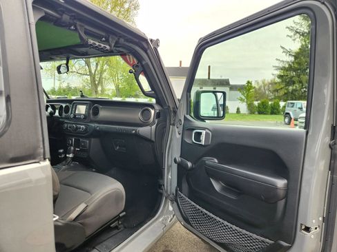 Used 2020 Jeep Wrangler Sport AWD/4WD image 35