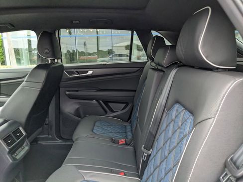 New 2026 Volkswagen Atlas Cross Sport SEL Premium R-Line image 19