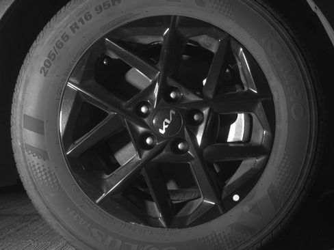 Used 2025 Kia K5 LXS FWD image 13