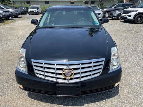 Used 2008 Cadillac DTS FWD image 2