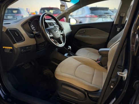 Used 2014 Kia Rio EX w/ Convenience Package image 2
