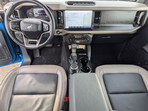 Used 2023 Ford Bronco Wildtrak image 16