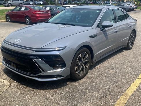 Used 2024 Hyundai Sonata SEL AWD/4WD image 1