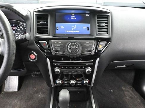 Used 2017 Nissan Pathfinder S image 28