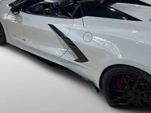 Used 2023 Chevrolet Corvette Stingray Premium Conv w/ Z51 Performance Package RWD image 2