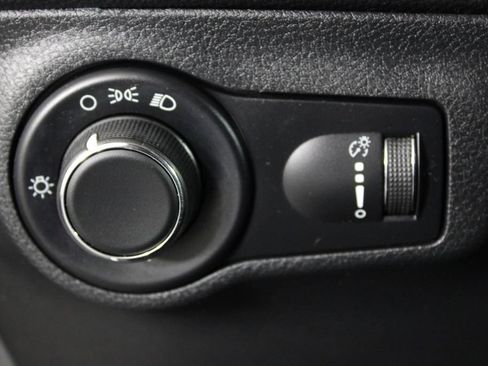 Used 2018 Jeep Compass Sport FWD image 23