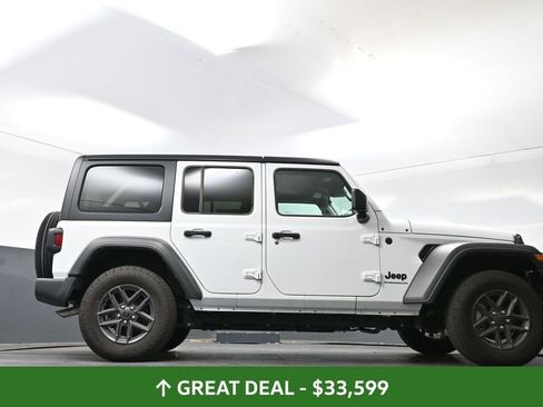 Used 2025 Jeep Wrangler Unlimited Sport AWD/4WD image 26