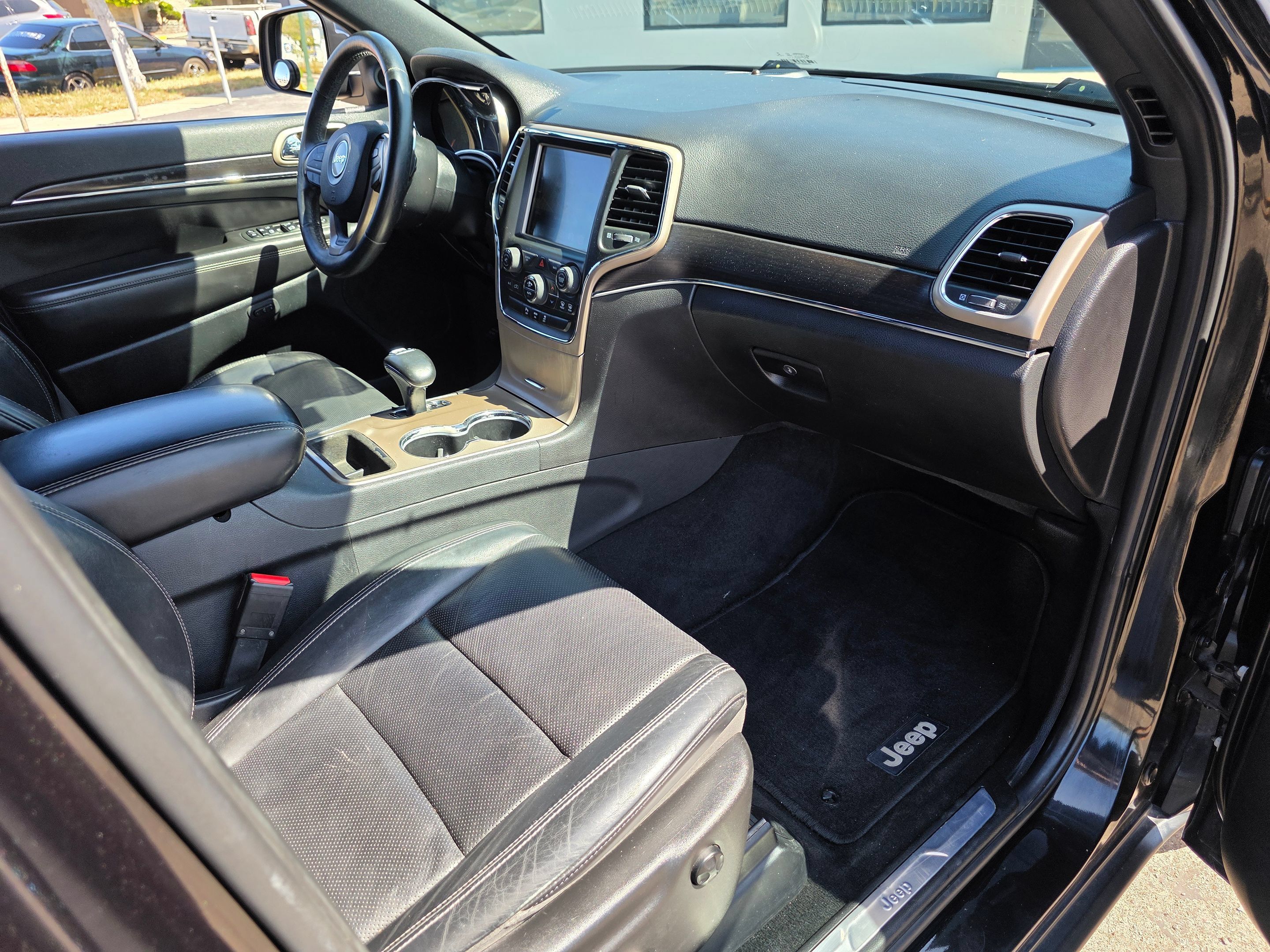 Used 2014 Jeep Grand Cherokee Limited w/ Luxury Group II RWD image 9