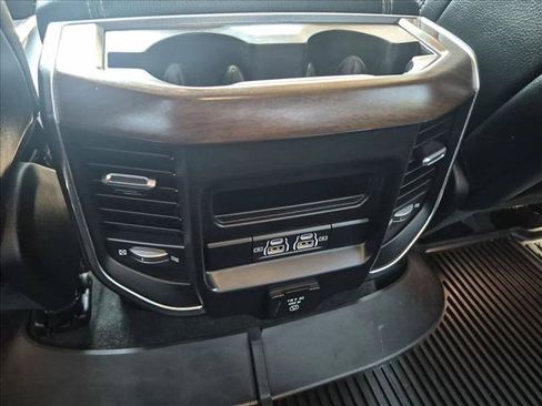 Used 2022 RAM 1500 Laramie AWD/4WD image 16