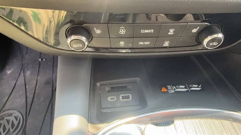 Used 2022 Buick Enclave Essence w/ Experience Buick Package AWD/4WD image 25