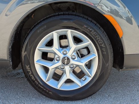 Used 2022 Kia Soul S FWD image 11