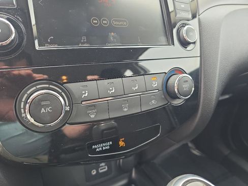 Used 2022 Nissan Rogue Sport S image 18