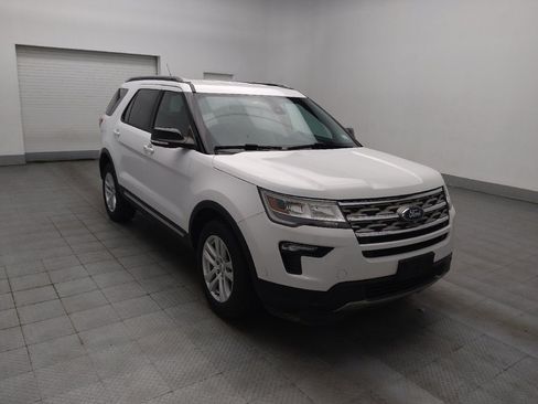 Used 2018 Ford Explorer XLT w/ Equipment Group 201A image 13