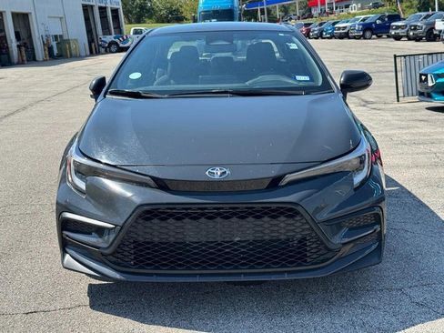 Used 2025 Toyota Corolla SE FWD image 9