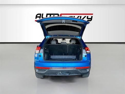 Used 2024 Volkswagen Atlas Cross Sport SE w/ Panoramic Sunroof Package image 26