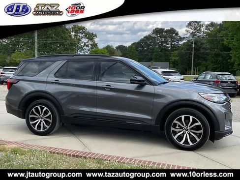 Used 2025 Ford Explorer ST-Line w/ Premium Package RWD image 8