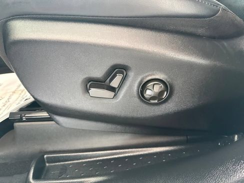 Used 2025 Chrysler Pacifica Select FWD image 22