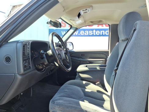 Used 2005 GMC Sierra 1500 SLE w/ Light Duty Power Package AWD/4WD image 9