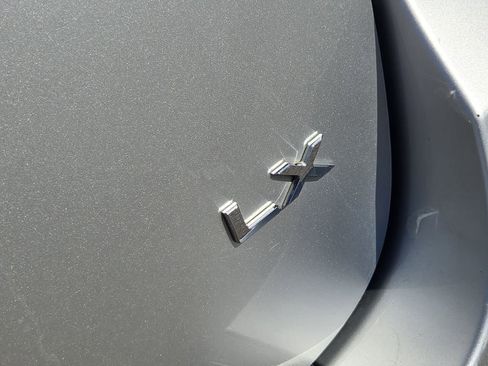 Used 2017 Kia Sedona LX w/ LX Essentials Premium Package image 8