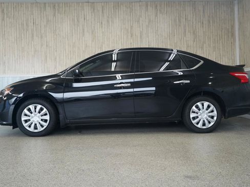 Used 2017 Nissan Sentra S FWD image 5