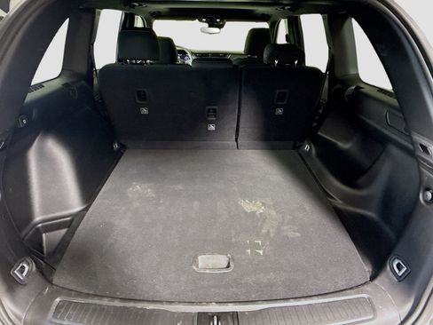 Used 2024 Jeep Grand Cherokee Laredo X image 35