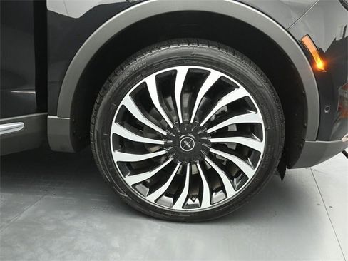 Certified 2022 Lincoln Nautilus Black Label w/ Class II Trailer Tow Package image 30