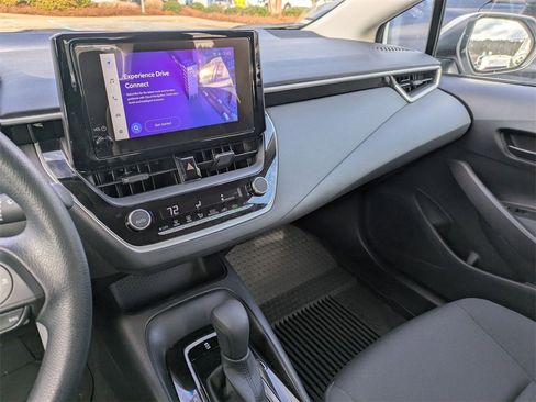 Used 2025 Toyota Corolla LE image 23