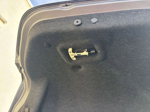 Used 2025 Nissan Sentra SV image 24