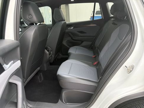Certified 2025 Volkswagen Tiguan SE R-Line AWD/4WD image 14