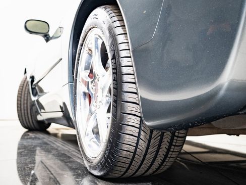 Used 2004 Chevrolet Corvette Coupe w/ Roof Package image 40