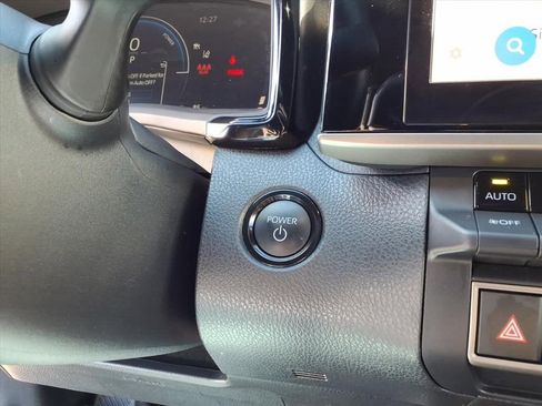 Used 2025 Toyota Camry SE w/ Multimedia Upgrade Package image 22