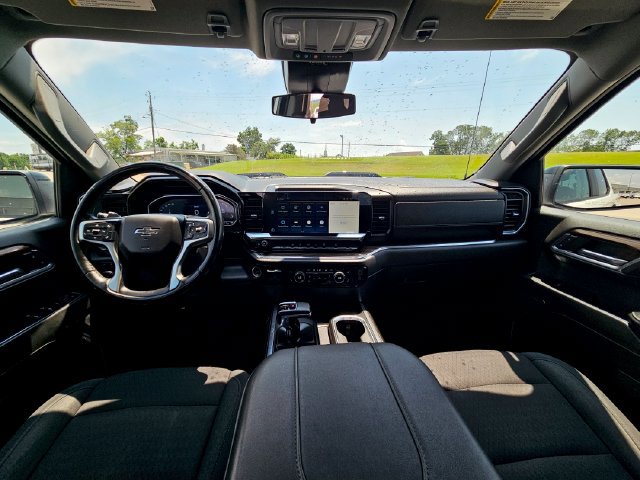 Used 2024 Chevrolet Silverado 1500 LT Trail Boss w/ Protection Package AWD/4WD image 12