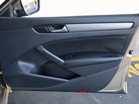 Used 2015 Volkswagen Passat TDI SE image 23