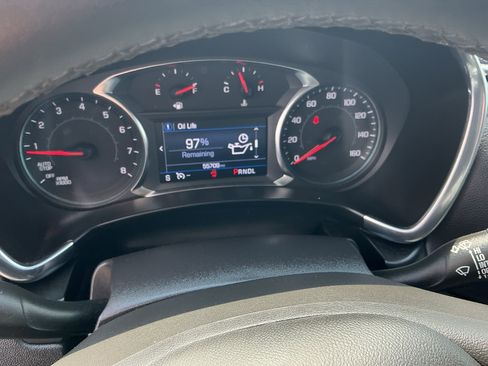 Used 2023 Chevrolet Equinox LT w/ Driver Convenience Package image 11